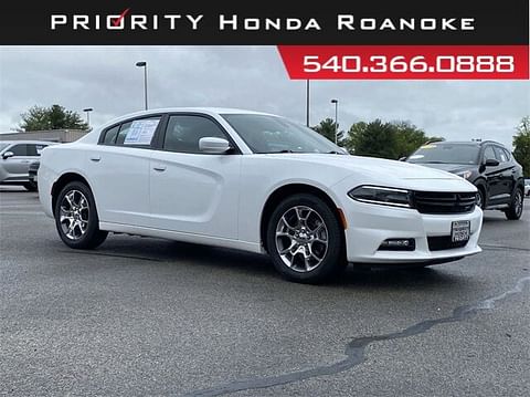 1 image of 2015 Dodge Charger SXT